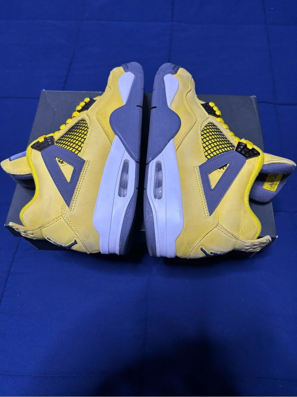Jordan 4 Retro Lightning 2021 Size 9
